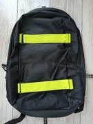 Plecak z uchwytem ba deskorolkę. Nowy.