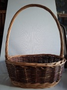 Koszyk wiklinowy. 