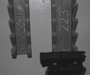 Uchwyt na magazynki AR-15, M16, M4 .223 lub .22LR do szafy na broń