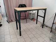 Stół warsztatowy biurko z regulacją wysokości i zasilaczem Vevor  122x51 cm