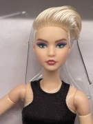 Lalka Barbie Signature Looks HCB78 Model #8
