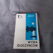 Zbigniew Nienacki Pan Samochodzik Wyspa złoczyńców  biała seria  BDB