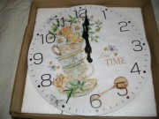 Zegar pokojowy ścienny żółty drewniany filiżanki kwiaty cichy