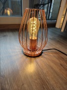 Stylowa lampka vintage w kolorze miedzianym