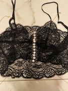 Naszyjnik typu body chain z białymi prrłami