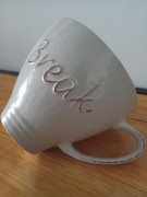 Filiżanka jumbo ceramiczna beż FLORINA BEŻOWA z napisem BREAK kubek do zupy