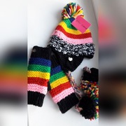 Kolorowy zestaw czapka i rękawiczki HIT na zimę