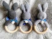 Gryzak na szydełku grzechotka handmade 