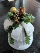 Dekoracyjny duży dzwonek biało-złoty z brokatem