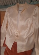 Kremowe w delikatne paseczki eleganckie bolerko roz,42