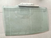 Szyba tył prawy Toyota Avensis II