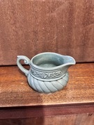 Ceramiczny mlecznik / mały dzbanuszek z ornamentem – vintage