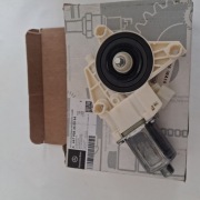 VITO 447 SILNIK PODOSZENIA SZYB LEWY A4479063500