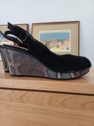 Czarne sandały Clarks na koturnie rozm. 39