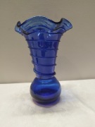 Kobaltowy wazon spirala, falbanka 