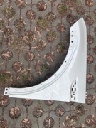 Landrover Discovery Sport Blotnik przedni lewy biały