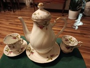 Iwona Chodzież Dzbanek do herbaty, talerzyk mały i dwie filiżanki, spodek