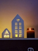 Zestaw domków dekoracyjnych – ręcznie wykonane (2 szt.)