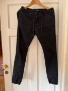 Spodnie męskie Carry 30/32 czarne zwężane nogawki w gumkę z kieszeniami