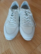 Sprzedam białe skórzane buty Gino Rossi, rozmiar 44 – jak nowe!