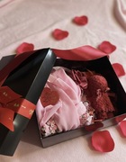 Walentynki prezent dla niej box prezentowy komplet bielizny  bransoletka 