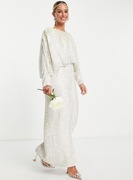 Bogato zdobiona suknia ślubna lub dla druhny