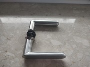 Klamki do drzwi szklanych srebrna 