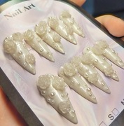 Zestaw Press On Nails Rękodzieło - urocze. Coquette. Rozmiar M.