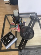 Mikrofon Rode NT1-A z koszem popfiltrem, ramieniem oraz audiodeciem Audient