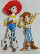 Toy Story figurki on i ona