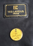 Kosmetyczka damska Ted Lapidus Paris+egzotyczny wisiorek w kolorze złotym