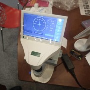 Dioptromierz automatyczny z drukarką 