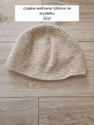 Czapka wełniana robiona na szydełku