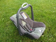 Fotelik nosidełko dla małego dziecka - IL Mondo