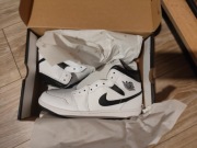 Nike Air Jordan 1 Mid Reverse Panda rozmiar 44