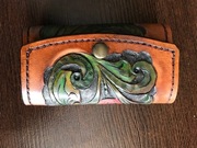 Rzeźbione skórzane etui na klucze 