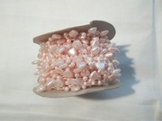 TAŚMA OZDOBNA -KORALIKI  W KOLORZE RÓŻOWYM SZER. 1,5 CM / 1 M