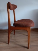 Sześć krzeseł z lat 70-tych (Hałas)