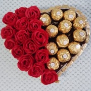 Słodki FlowerBox Pomysł na prezent urodziny, Merci