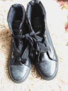 Diverse skorzane buty  37