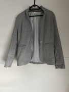 Szara marynarka na guziki