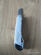 Nożyki z wymienianymi ostrzami