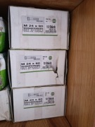 śruby, nakrętki oraz kotwy montażowe.