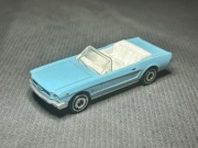 Resorak Luzak HOT WHEELS Ford Mustang Convertible
