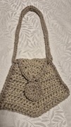 Torebka damska ręcznie robiona na szydełku.