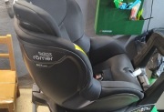 Fotelik samochodowy dziecięcy obrotowy z bazą. Britax romer