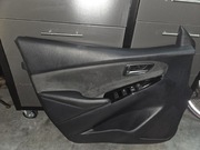 BOCZEK DRZWI LEWY PRZÓD MAZDA 2 DJ III 2015-2023 
