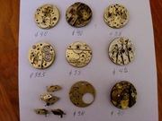 Uszkodzone mechanizmy kieszonkowych zegarków 