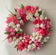 Wiosenny wianek na drzwi 