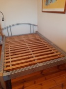 PODARUJĘ  łóżko metal + drewno, dwuosobowe 156x2000 